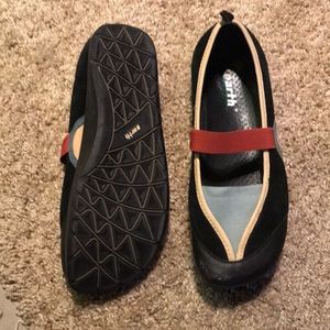 Like new earth shoes